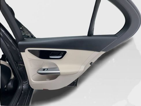Used 2022 Mercedes-Benz C 300 Sedan image 28
