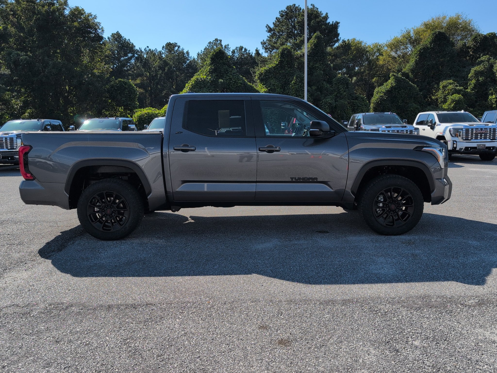 Used 2024 Toyota Tundra SR5 w/ SR5 Premium Package AWD/4WD image 35