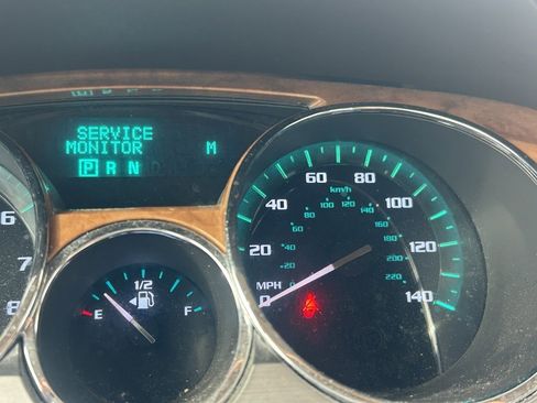 Used 2011 Buick Enclave CXL image 19