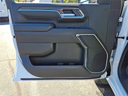 Used 2024 Chevrolet Silverado 3500 LT w/ Convenience Package image 12