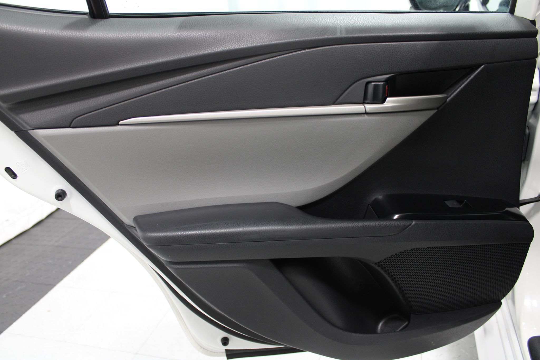 Used 2025 Toyota Camry LE FWD image 15