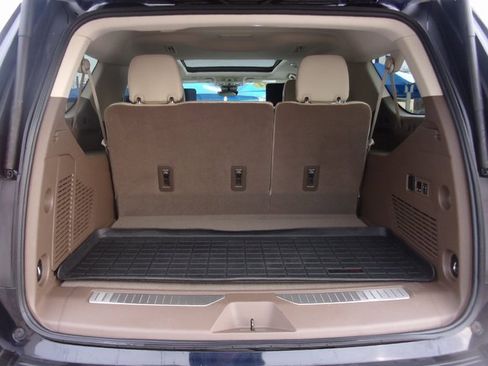 Used 2024 GMC Yukon XL Denali w/ Advanced Technology Package image 36