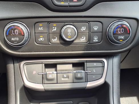 Used 2024 GMC Terrain AT4 w/ Infotainment Package II AWD/4WD image 17