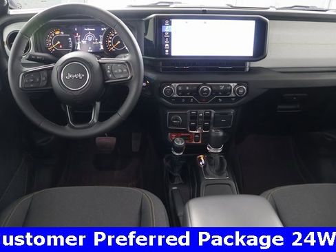 Used 2025 Jeep Wrangler Willys image 2