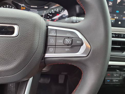 Used 2025 Jeep Compass Trailhawk AWD/4WD image 21