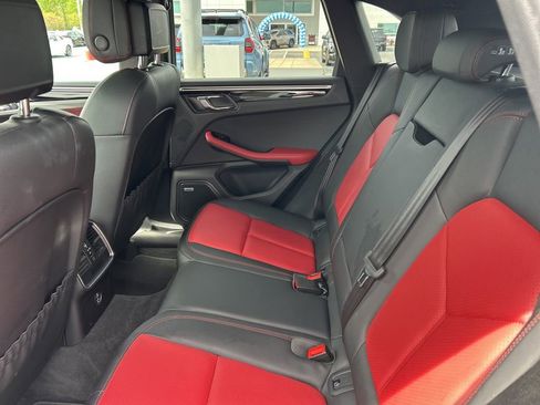 Used 2021 Porsche Macan image 15