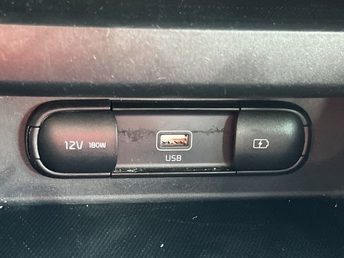 Certified 2022 Kia Seltos S image 8