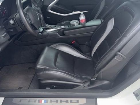 Used 2018 Chevrolet Camaro LT RWD image 3