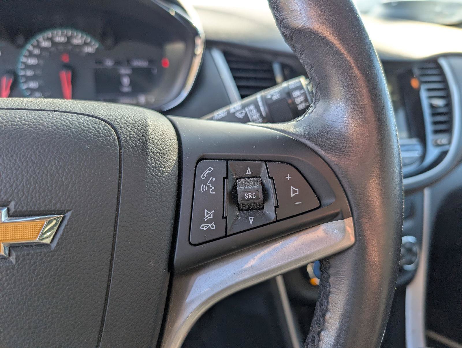 Used 2019 Chevrolet Trax LT w/ LT Convenience Package AWD/4WD image 15