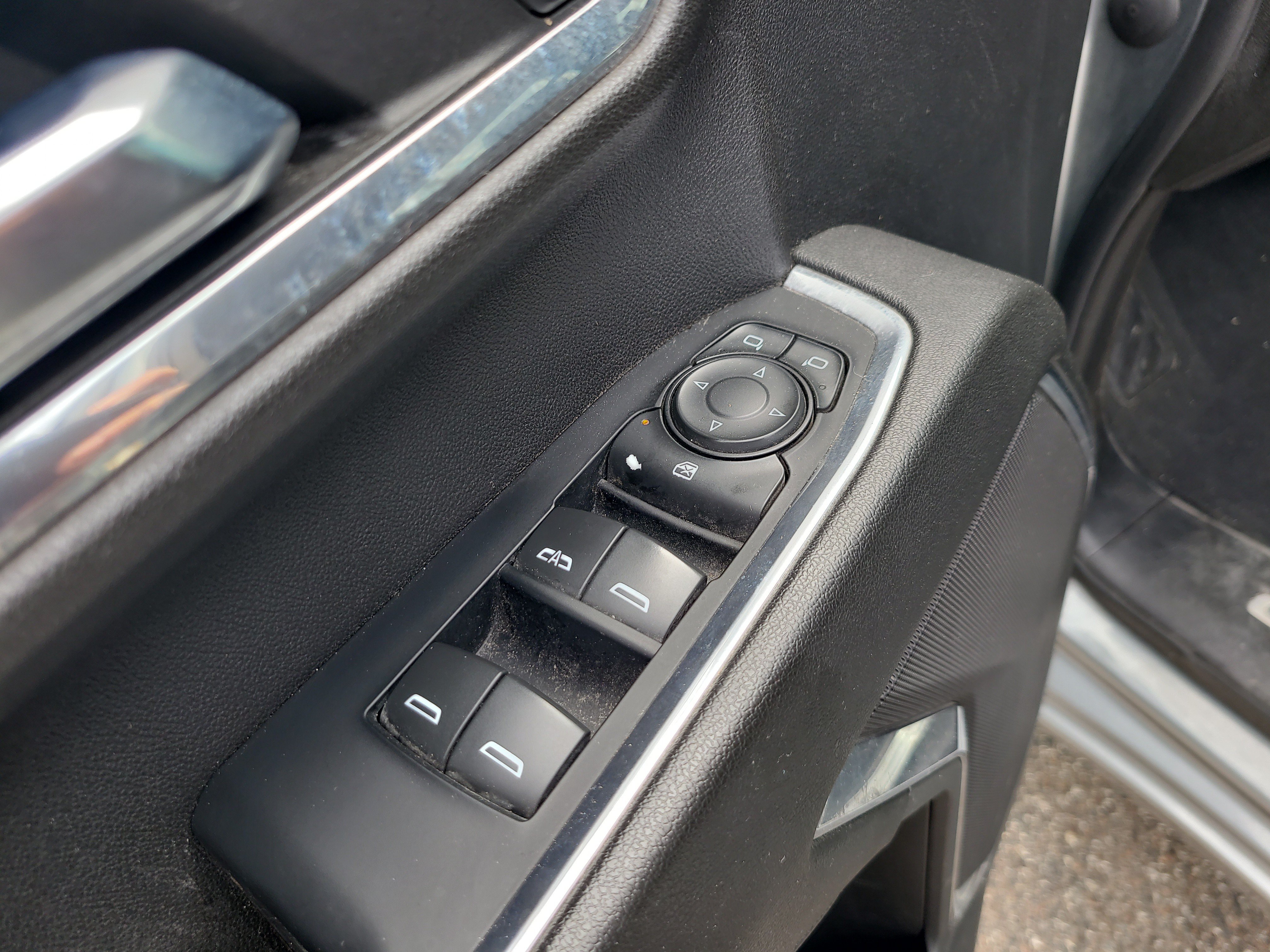 Used 2024 Chevrolet Silverado 2500 LT AWD/4WD image 16