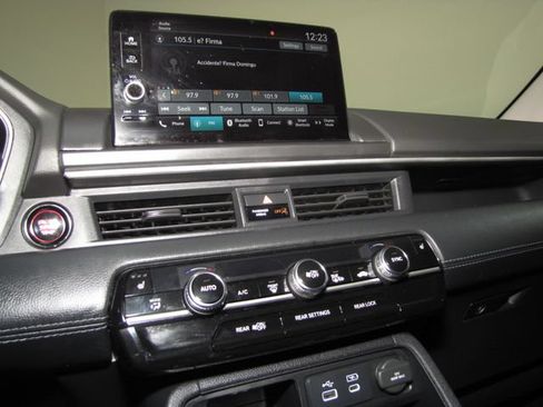 Certified 2025 Honda Pilot EX-L image 7