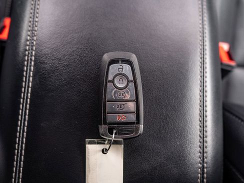 Used 2023 Ford Explorer Limited image 34