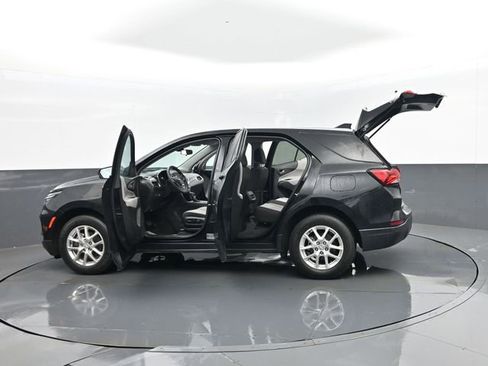 Used 2024 Chevrolet Equinox LS AWD/4WD image 29