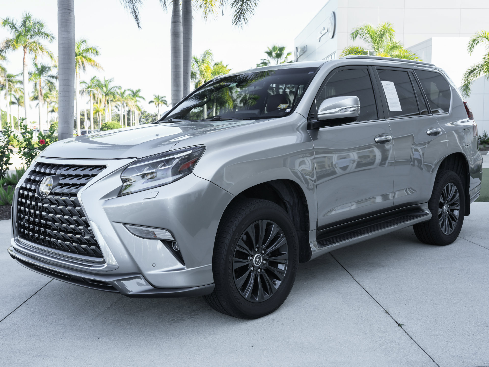 Used 2022 Lexus GX 460 Premium w/ Accessory Package AWD/4WD image 6