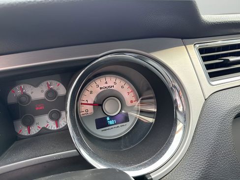 Used 2010 Ford Mustang GT image 9