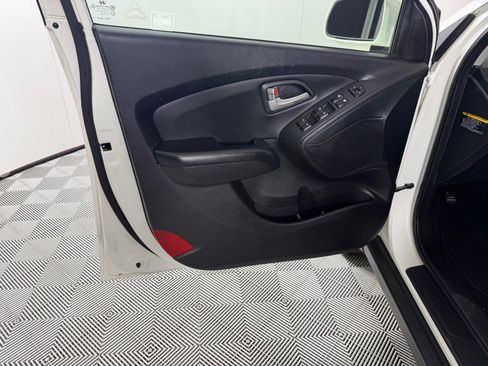 Used 2012 Hyundai Tucson GLS FWD image 9