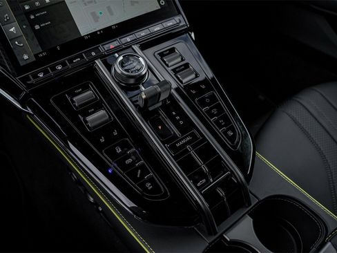 New 2026 Aston Martin V8 Vantage Roadster image 28