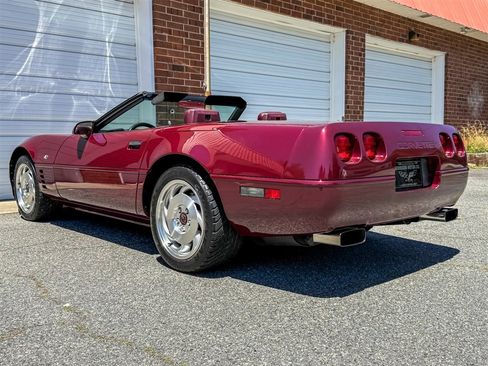 Used 1993 Chevrolet Corvette Convertible RWD image 24