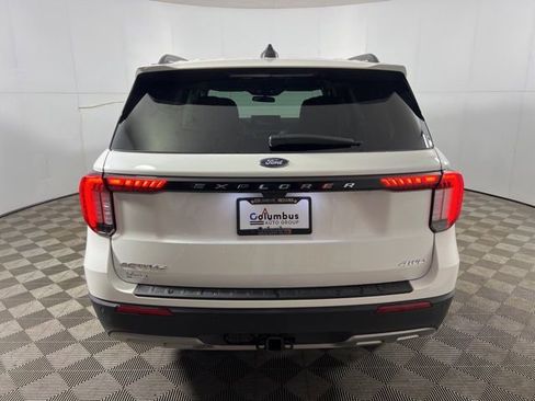 New 2026 Ford Explorer Active image 5