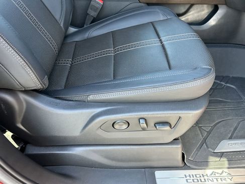 Used 2025 Chevrolet Silverado 3500 High Country w/ High Country Premium Package image 16