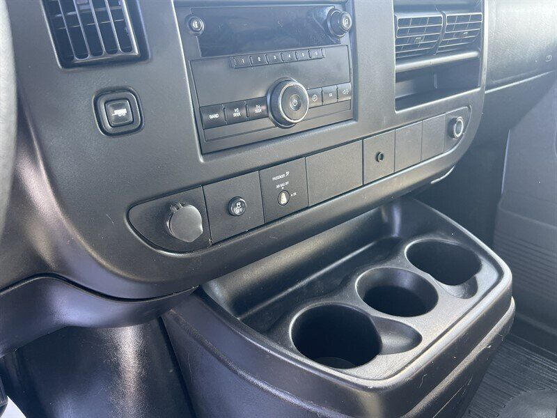 Used 2013 GMC Savana 2500 RWD image 18