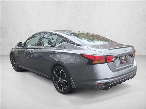 Used 2024 Nissan Altima 2.5 SR w/ SR Premium Package image 8