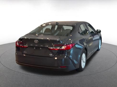 Used 2025 Toyota Camry LE image 14