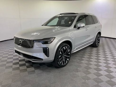 Certified 2025 Volvo XC90 T8 Ultra AWD/4WD image 1
