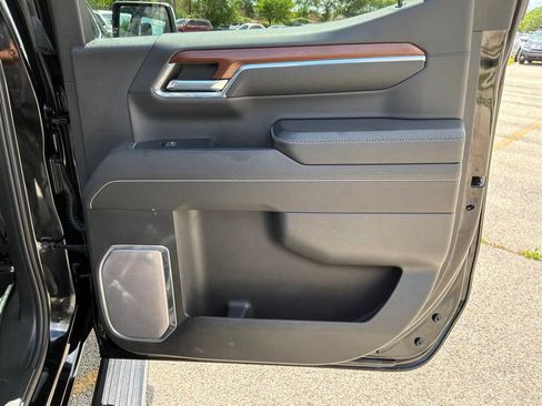 Used 2023 GMC Sierra 1500 Denali w/ Denali Reserve Package AWD/4WD image 33