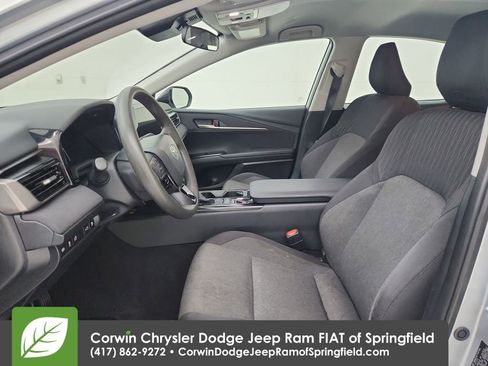 Used 2025 Toyota Camry LE image 19