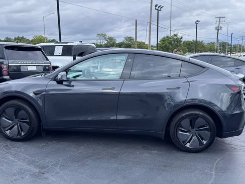 Used 2026 Tesla Model Y 2WD image 4