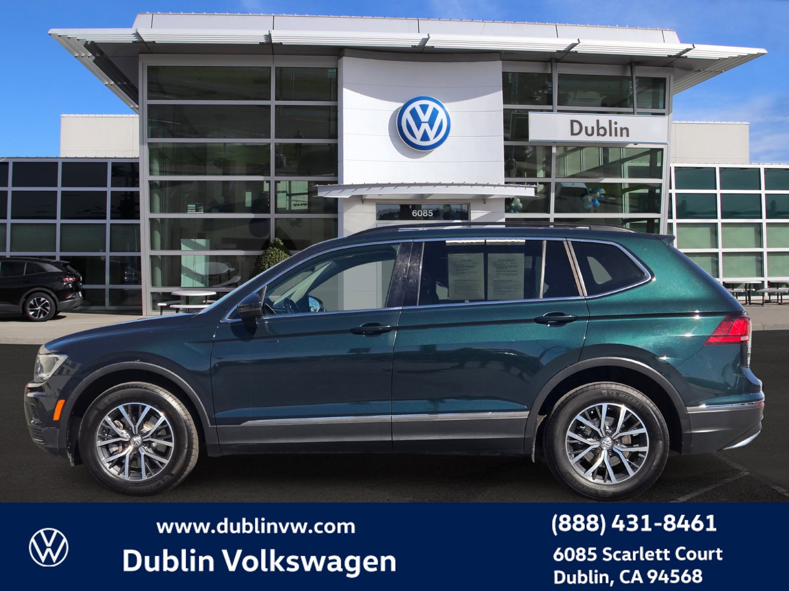Used 2018 Volkswagen Tiguan SE w/ 3rd Row Seat Package AWD/4WD image 7