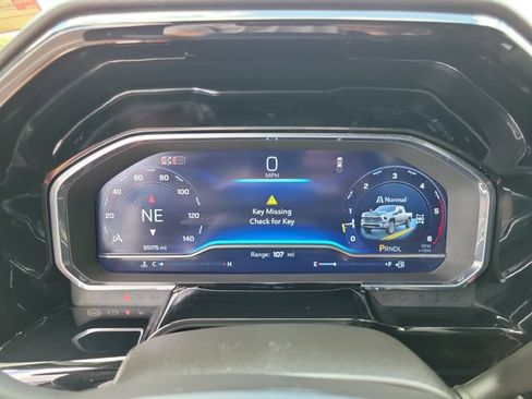 Used 2024 Chevrolet Silverado 2500 LT AWD/4WD image 16