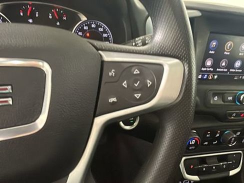 Used 2023 GMC Terrain SLE w/ Driver Convenience Package AWD/4WD image 17