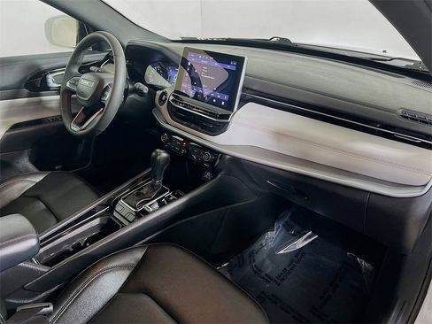 Used 2025 Jeep Compass Limited image 26