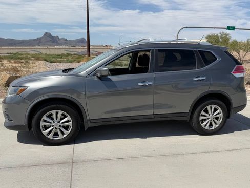 Used 2016 Nissan Rogue S w/ Appearance Package FWD image 5