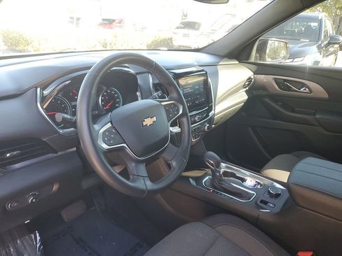 Used 2023 Chevrolet Traverse LT image 28