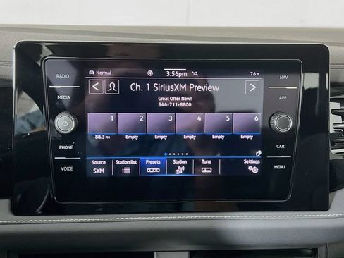Used 2025 Volkswagen Jetta SEL FWD image 17