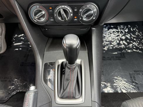 Used 2014 MAZDA MAZDA3 i Touring w/ Moonroof Package 1 FWD image 18