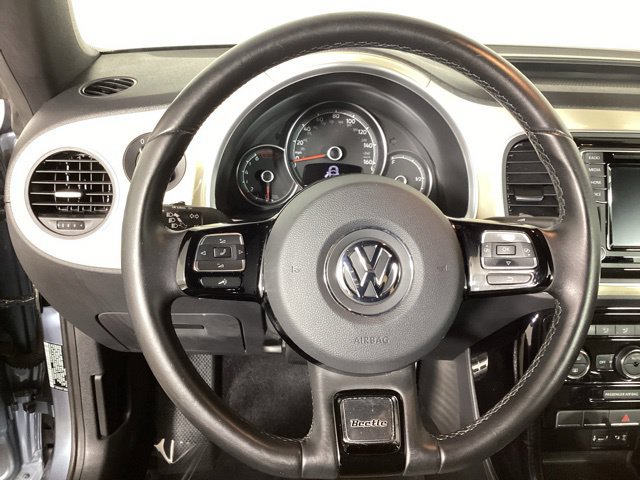 Used 2019 Volkswagen Beetle 2.0T SE FWD image 16