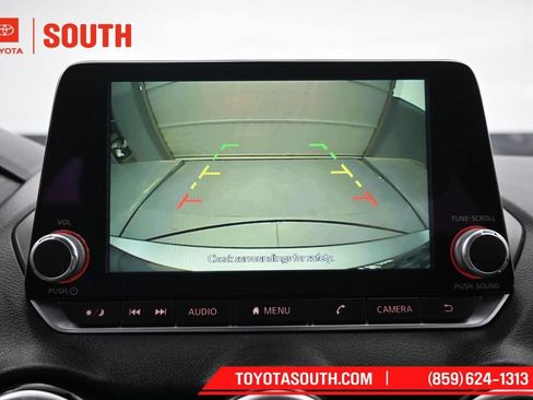 Used 2024 Nissan Sentra SV FWD image 17
