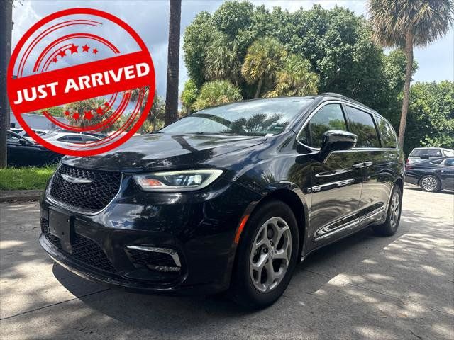 Used 2023 Chrysler Pacifica Limited FWD image 1