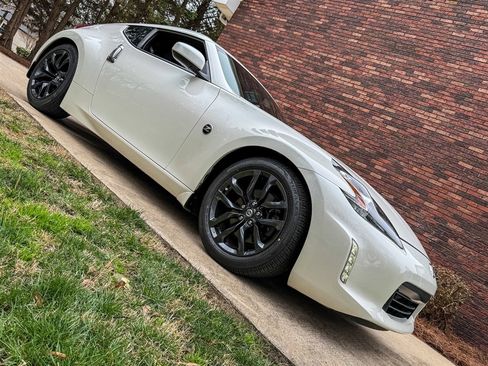 Used 2020 Nissan 370Z Coupe image 29