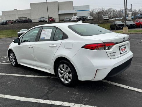 Used 2024 Toyota Corolla LE image 5