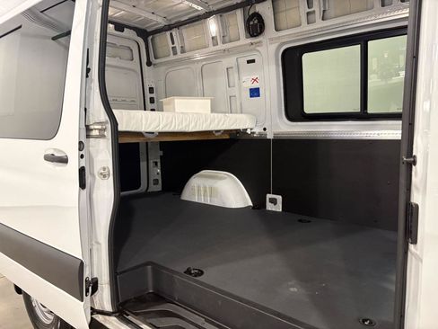 Used 2023 Mercedes-Benz Sprinter 1500 image 28
