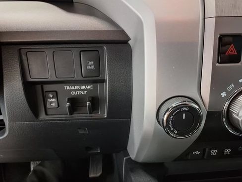 Used 2021 Toyota Tundra SR5 AWD/4WD image 11