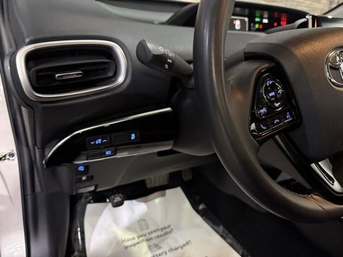 Used 2022 Toyota Prius Prime XLE image 13