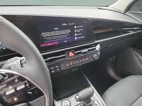 New 2026 Kia Niro EX FWD image 22