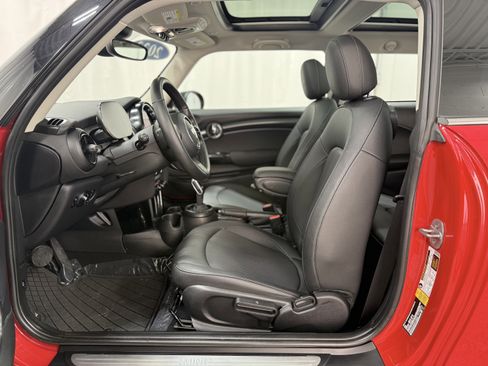 Used 2023 MINI Cooper 2-Door Hardtop image 14