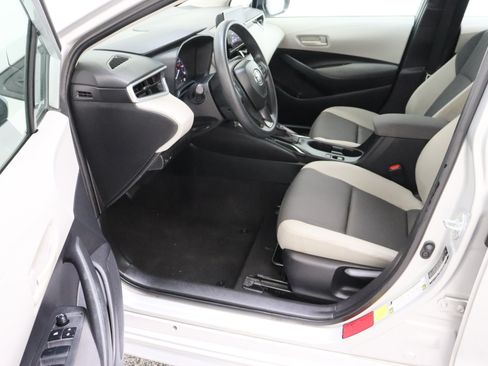 Used 2024 Toyota Corolla LE FWD image 14